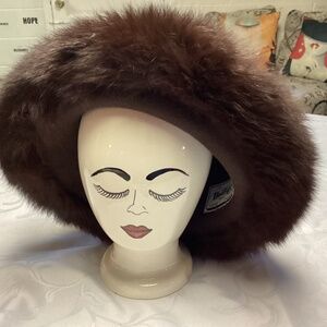 Boutique Kates Canada Elegant Brown Women's Hat FUR RIM